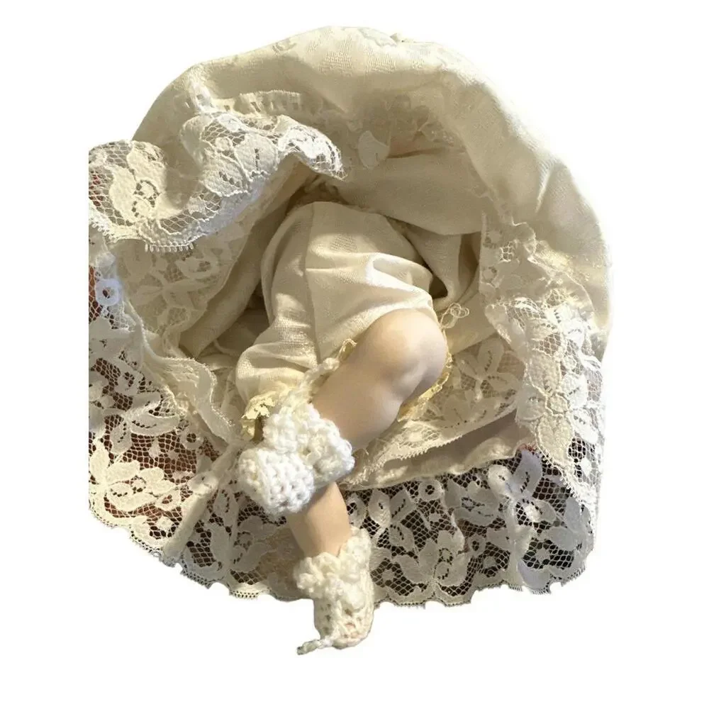 Doll This beautiful Armand & Marseille Doll A.M.Germany 351/4K has an approximat
